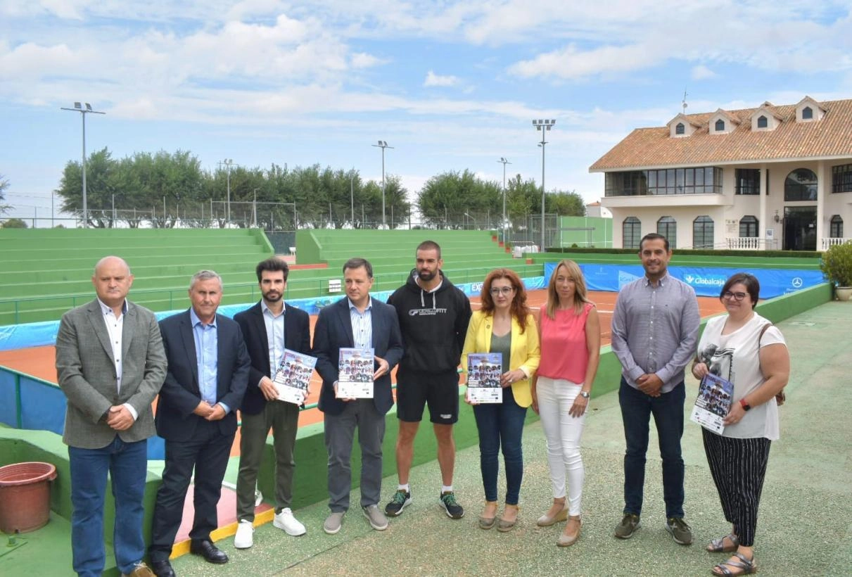 Imagen del artículo La Junta asegura que la I Copa Leyendas vuelve a situar al Club Tenis Albacete como un referente nacional al crear un evento de gran potencia deportiva