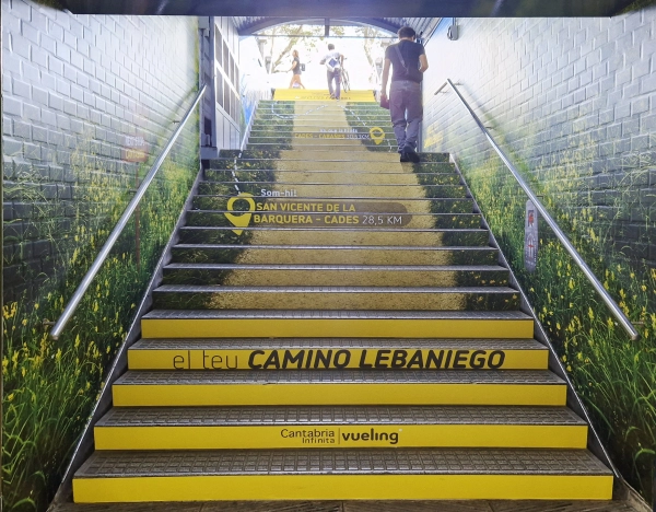 Image 0 of article El Camino Lebaniego, protagonista de una acción de street marketing en la estación de Plaza Cataluña en Barcelona
