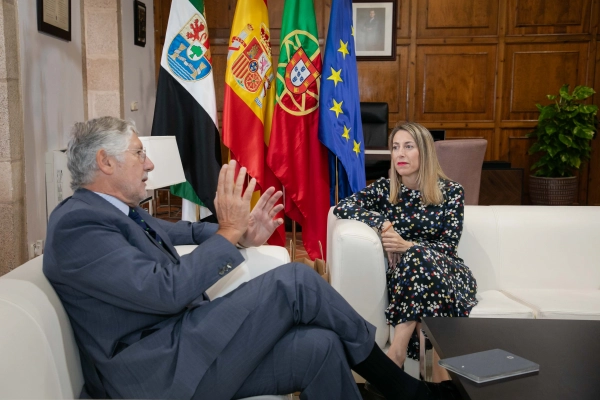 Imagen del artículo Guardiola traslada al embajador de Portugal la voluntad de Extremadura de cooperar con las instituciones portuguesas y los territorios fronterizos