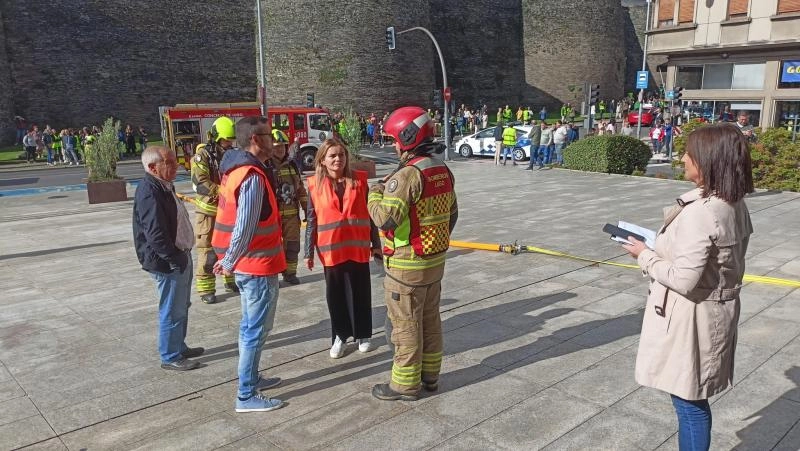 Image 0 of article Un simulacro de incendio obligó a evacuar esta mañana el edificio administrativo de la Xunta