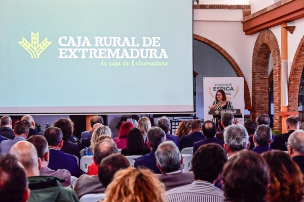 Image 2 of article Morán defiende en una gala de promoción de productos de calidad el buen hacer de agricultores y ganaderos como base de la gastronomía extremeña
