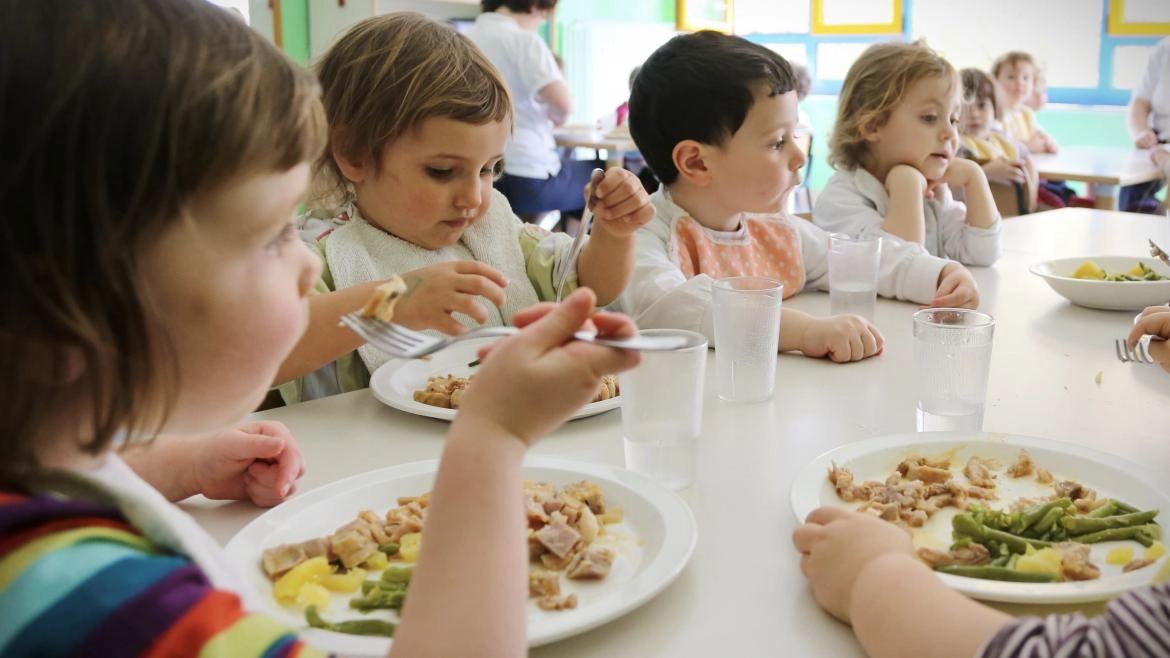 Imagen del artículo La Comunidad de Madrid abre la solicitud de ayudas para el comedor escolar gratuito a alumnos de familias vulnerables