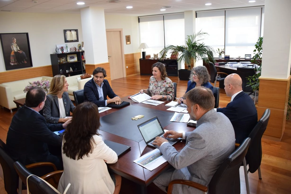 Image 0 of article El Gobierno de Castilla-La Mancha traslada a Holcim su compromiso en el apoyo a la inversión en sostenibilidad en sus plantas en la región