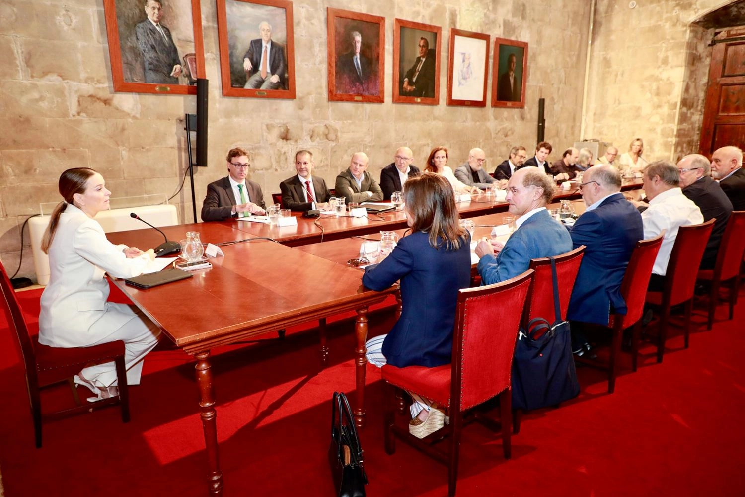 Imagen del artículo Imágenes de la presidenta Margalida Prohens con la Junta Directiva del Círculo de Economía de Mallorca