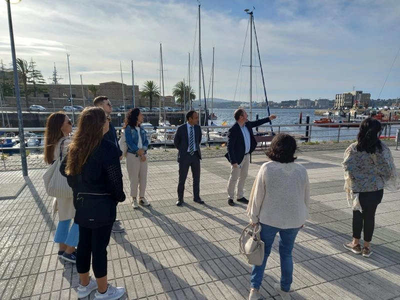 Image 0 of article Galicia acoge la visita de tres compañías de cruceros estadounidenses interesadas en recalar en los puertos gallegos