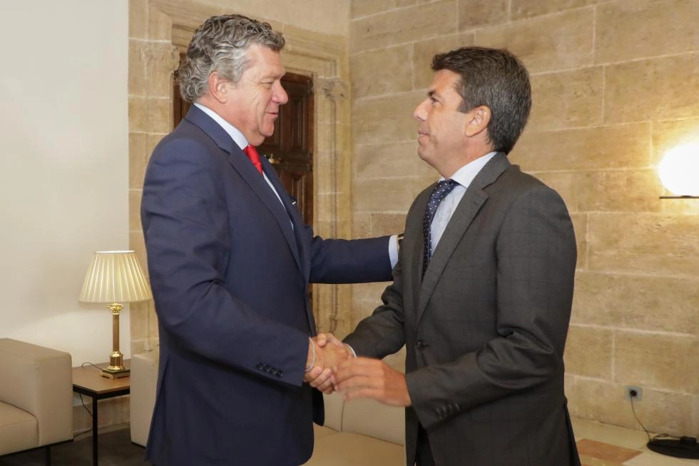 Image 0 of article Carlos Mazón mantiene un encuentro con el presidente de Stadler Valencia
