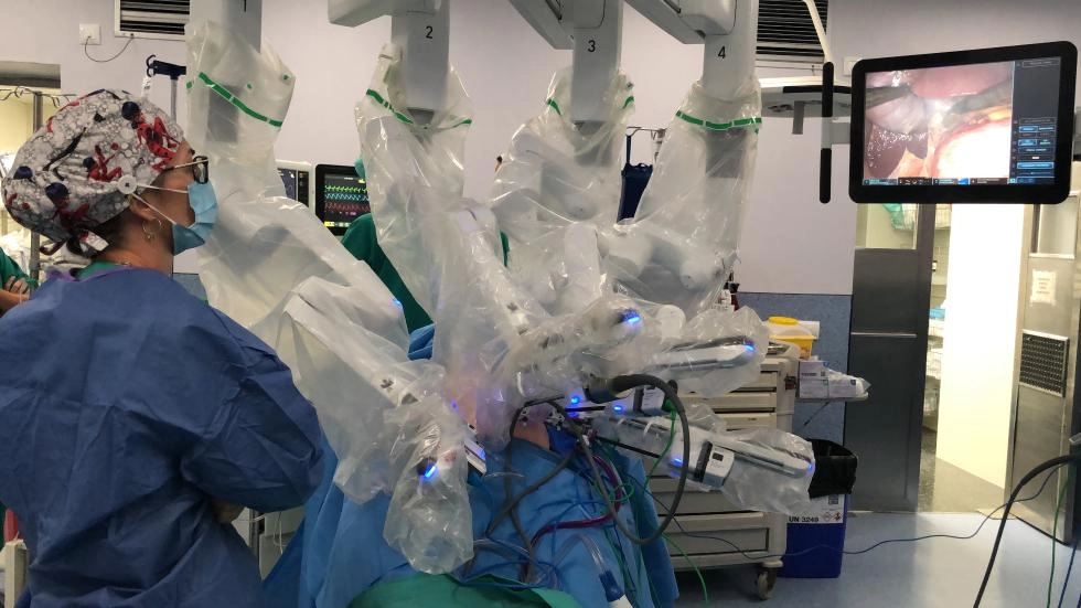 Imagen del artículo El Hospital Doctor Peset realiza su primera cirugía robótica asistida con el sistema quirúrgico da Vinci