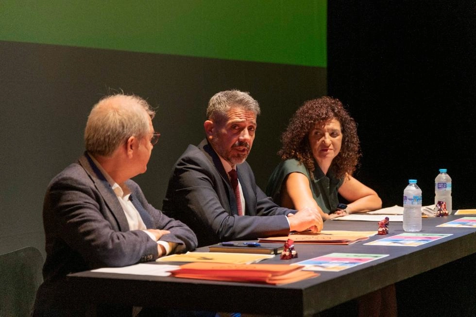 Image 0 of article La Vicepresidencia Primera y Conselleria de Cultura presenta su programación trimestral en el Teatre Arniches de Alicante
