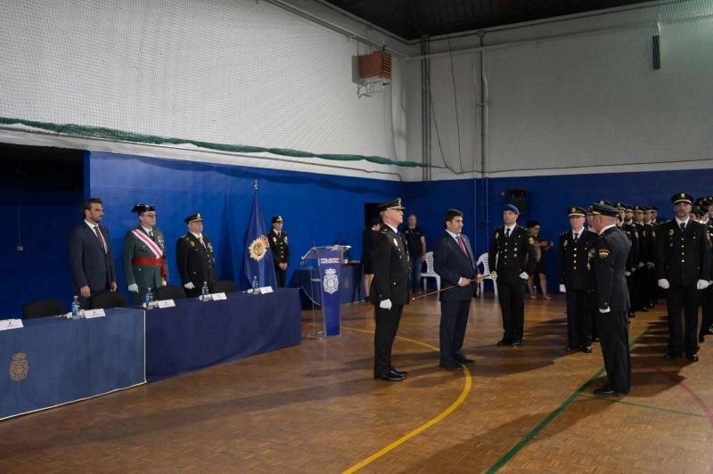 Image 1 of article Diego Calvo asiste en A Coruña a los actos de conmemoración del patrón de la Policía Nacional