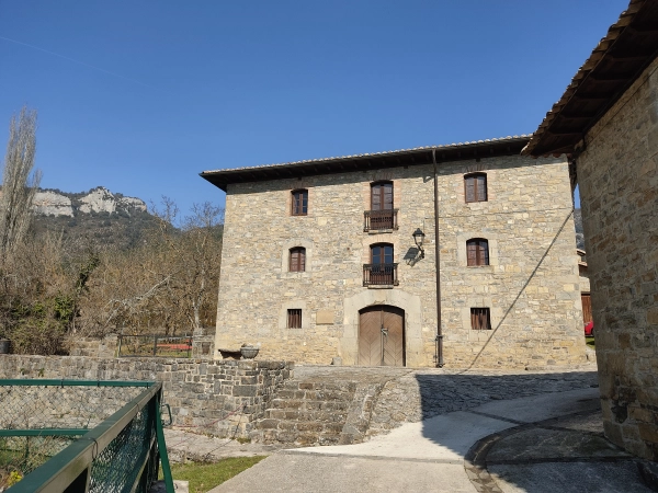 Imagen del artículo El Gobierno de Navarra vende en subasta pública la Casa Peroch en Adoáin (Valle de Urraúl Alto)