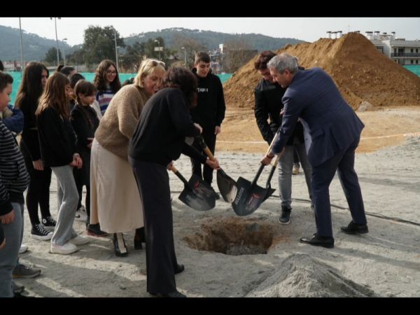 Imagen del artículo El conseller d'Educació col·loca la primera pedra del nou edifici de l'Institut Els Roures de Dosrius