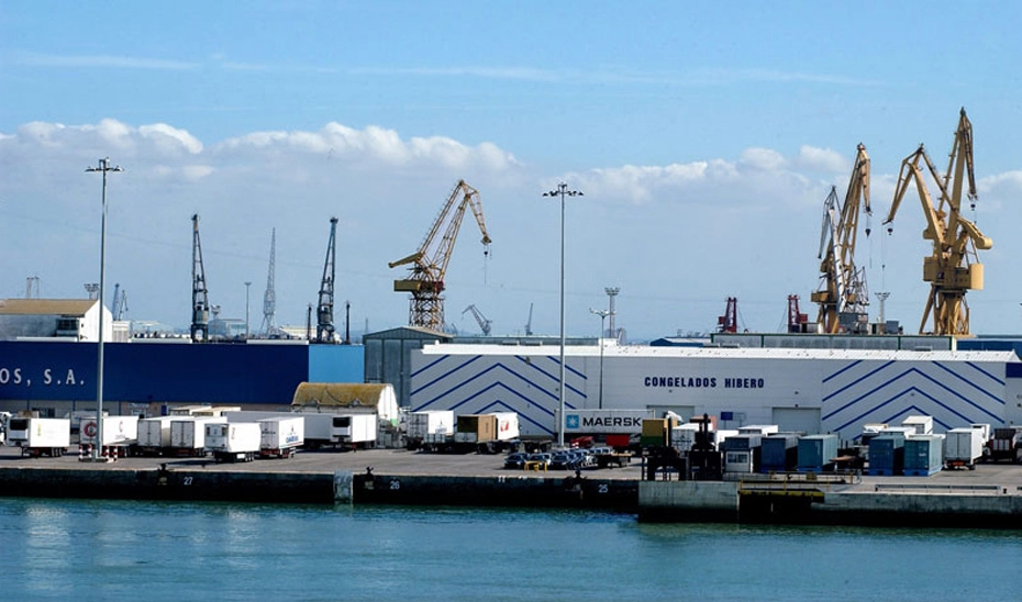Imagen del artículo Dos trabajadores mueren dentro de una cisterna en el Puerto de Algeciras