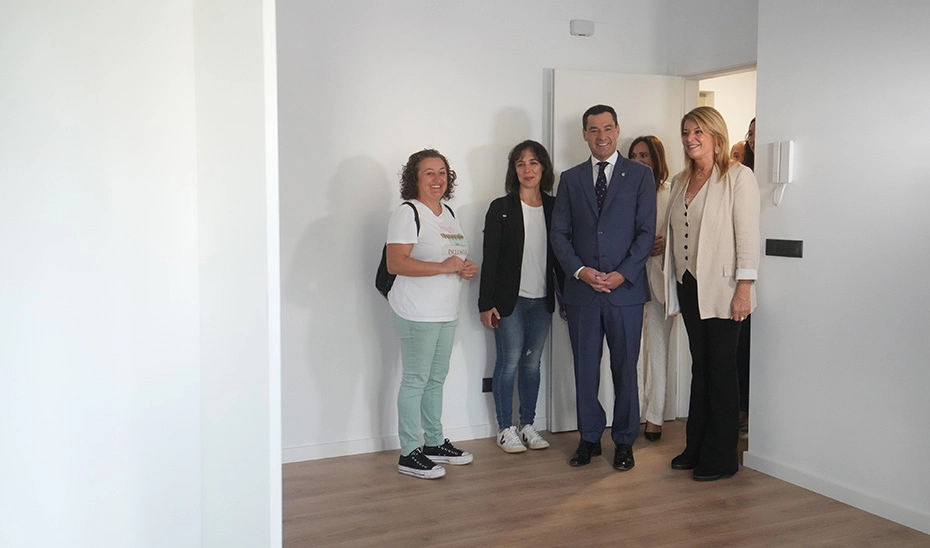 Imagen del artículo Moreno incide en el impulso del Gobierno andaluz para facilitar el acceso a la vivienda de los jóvenes y las familias con recursos limitados