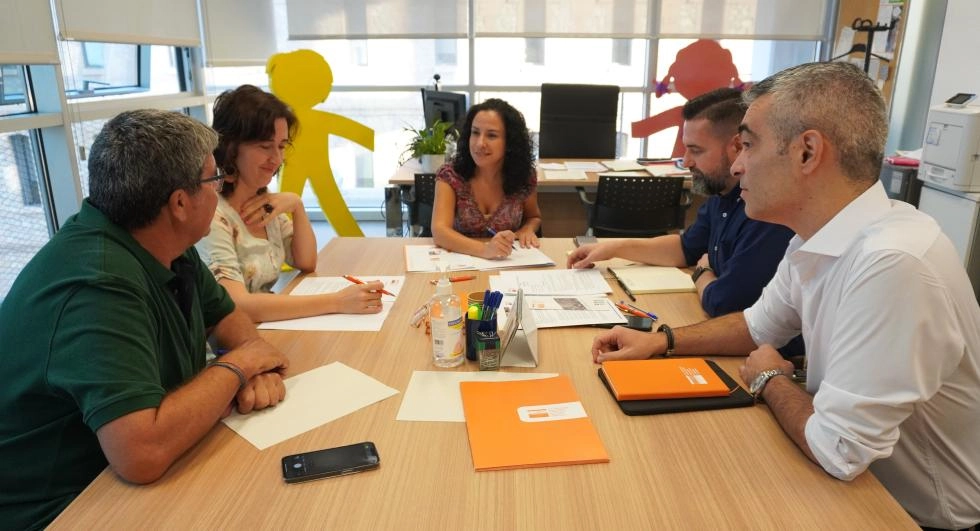 Imagen del artículo La directora general de Familia se reúne con el Colegio Oficial de Educadoras y Educadores de la Comunitat Valenciana
