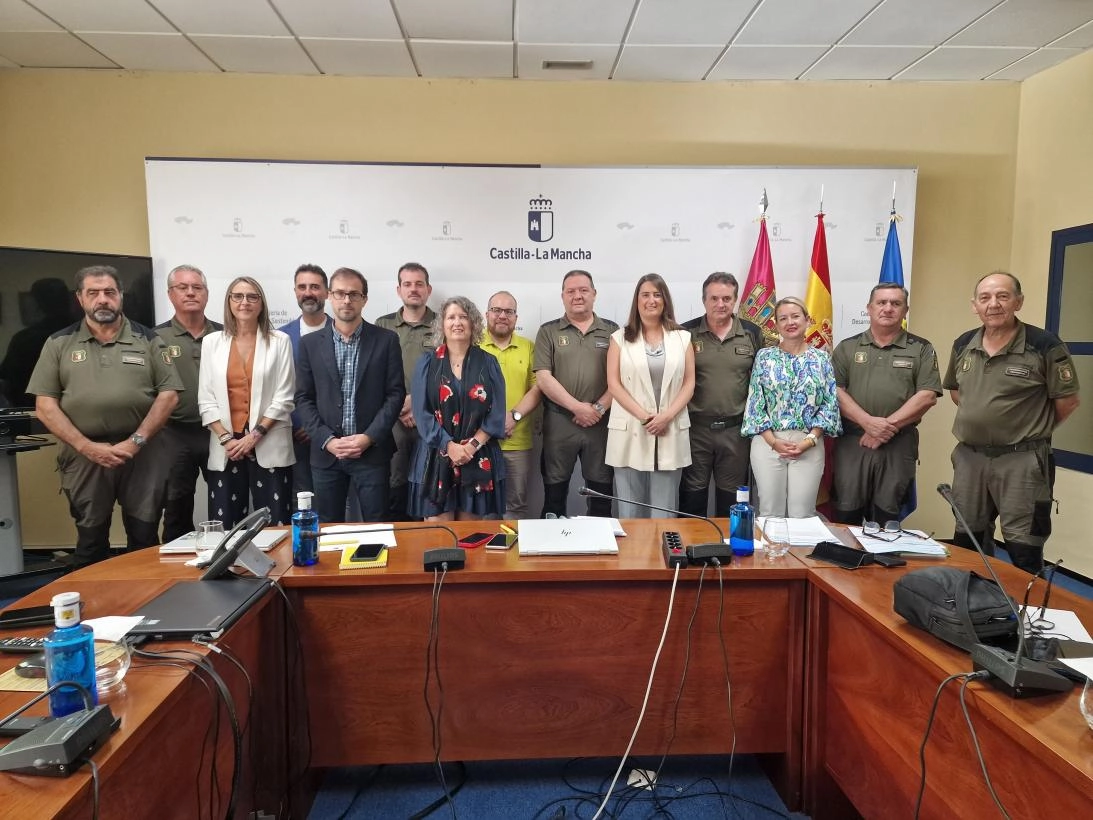 Image 0 of article El Gobierno de Castilla-La Mancha trabajará con el cuerpo de Agentes Medioambientales para favorecer la mejora en sus funciones y avanzar en su especialización