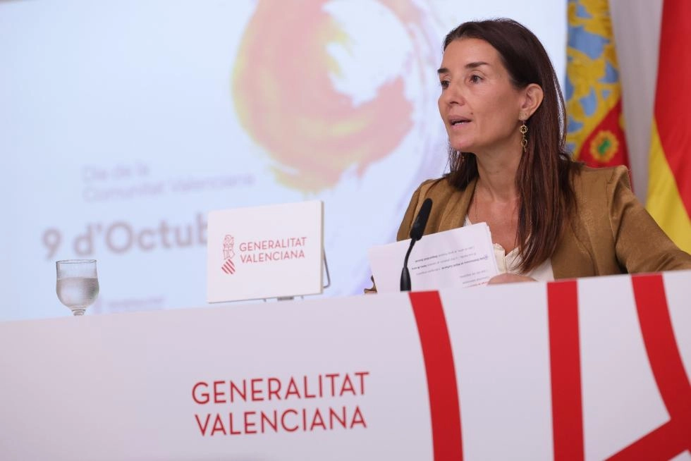 Image 0 of article El Consell otorga la Alta Distinción de la Generalitat a las jugadoras valencianas de la Selección Española de Fútbol Ivana Andrés y Enith Salón