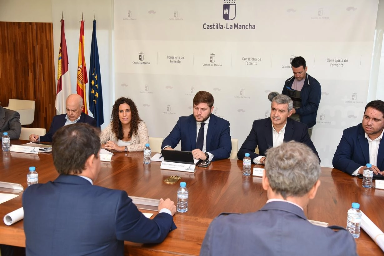 Image 1 of article Gobierno regional y Ayuntamiento de Toledo avanzan en torno a la movilidad en el barrio del Polígono, el AVE, el aumento del suelo industrial y la vivienda
