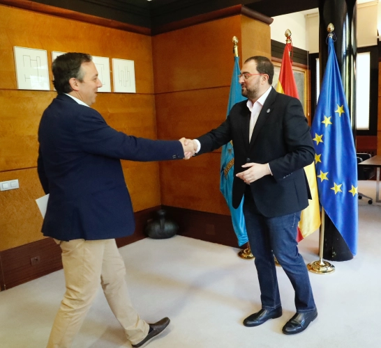 Image 2 of article El presidente del Principado recibe al alcalde de Villaviciosa