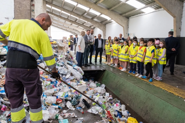 Imagen del artículo MARE asume la gestión directa del Centro de Recuperación y Reciclaje de El Mazo en Torrelavega