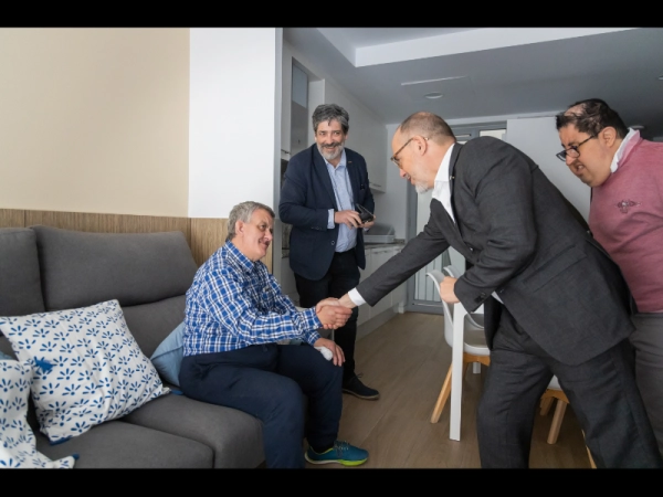 Imagen del artículo Campuzano referma el compromís de Drets Socials amb la construcció de dues residències públiques de gent gran a Terrassa i Sabadell