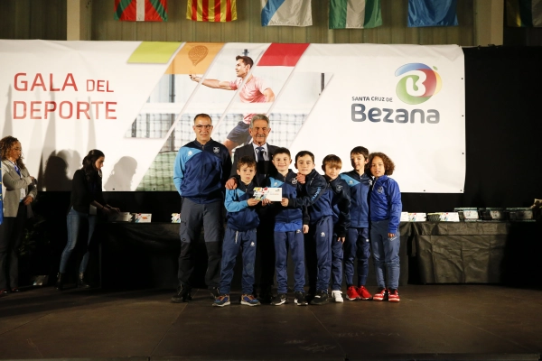 Imagen del artículo Revilla y Zuloaga participan en la entrega de premios de la XXIII Gala del Deporte de Santa Cruz de Bezana