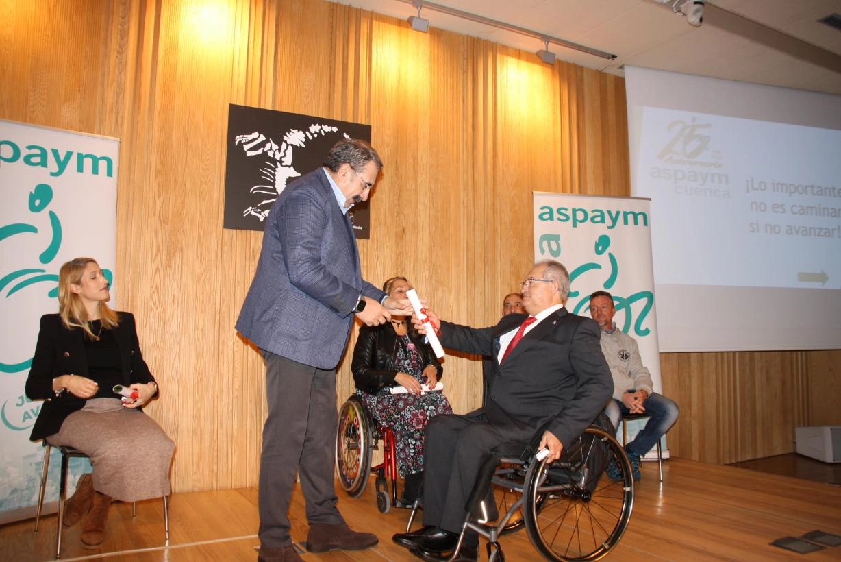 Imagen del artículo Fernández Sanz, reconocido con la silla de oro ASPAYM Cuenca a la integración de las personas con discapacidad
