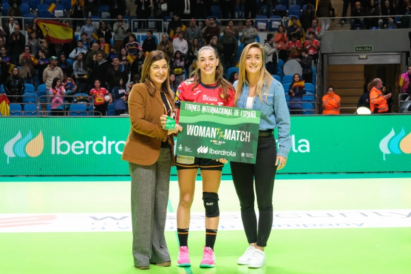 Imagen del artículo Cantabria anima en Santander a la selección española femenina de balonmano en su último torneo de preparación para el Campeonato del Mundo