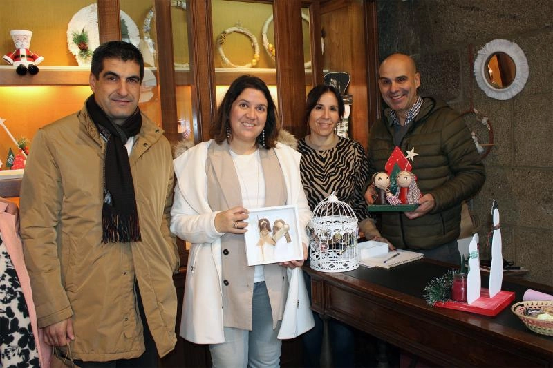 Imagen del artículo La Xunta destaca el compromiso social de Aspanas durante la visita a su mercado de Navidad en Ourense