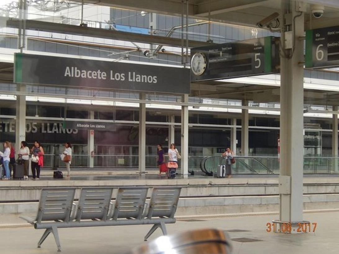 Imagen del artículo Renfe atiende las reivindicaciones del Gobierno regional, y la línea AVLO Murcia-Madrid tendrá parada en Albacete