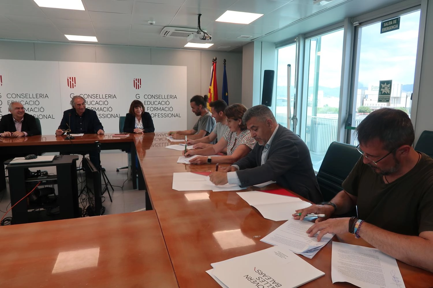 Imagen del artículo Todos los sindicatos de la Mesa Sectorial han firmado el Acuerdo de bases para el desarrollo de la carrera profesional docente en Baleares