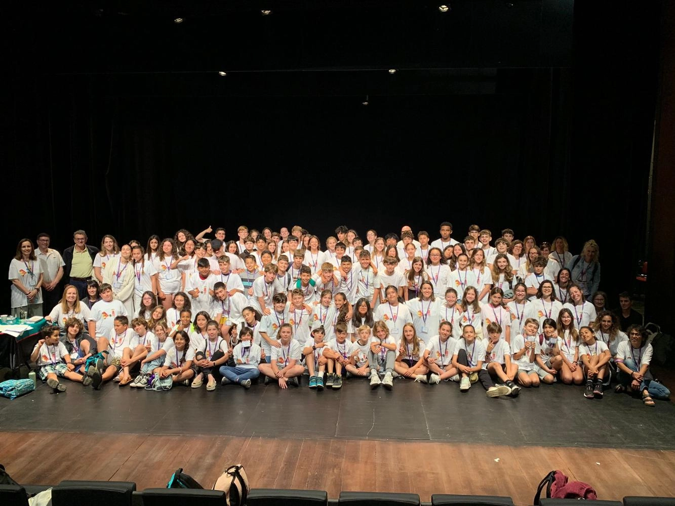 Imagen del artículo Más de un centenar de alumnos participan del  Encuentro de alumnado promotor de la convivencia y el bienestar en Menorca