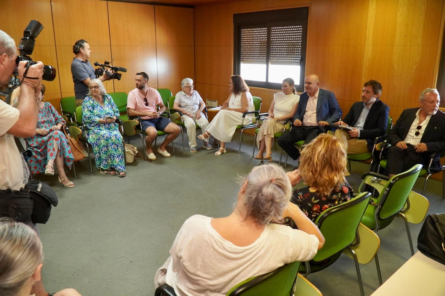 Imagen del artículo Marga Prohens informa a los pacientes de Eivissa y Formentera de que se declararán de difícil cobertura las plazas de oncología de Can Misses
