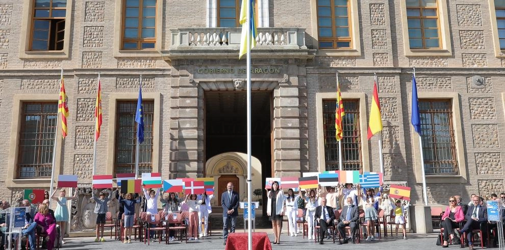 Imagen del artículo Escolares de los 27 países de la UE protagonizan el Día de Europa celebrado en el Pignatelli, con Ucrania como país invitado