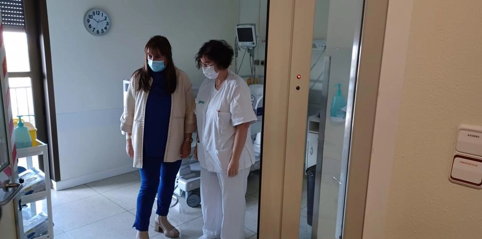 Imagen del artículo Repollés visita la Unidad de Aislamiento para Enfermedades de Alta Transmisibilidad del Royo Villanova