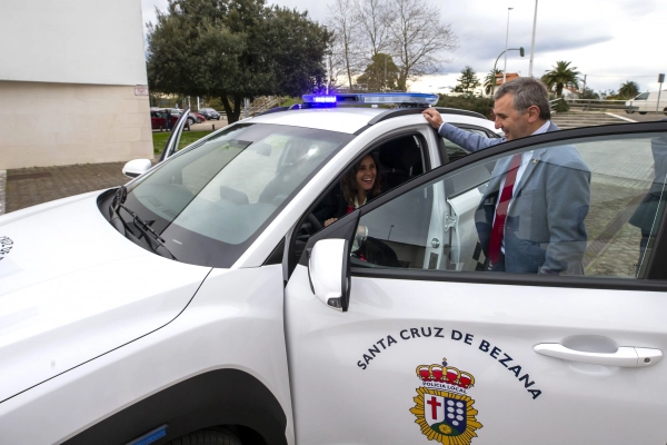 Imagen del artículo Santa Cruz de Bezana renueva el parque móvil de la policía local con apoyo de la Consejería de Presidencia