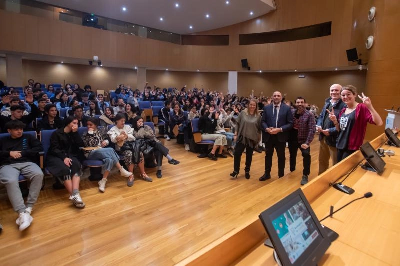 Image 2 of article Más de 1.100 alumnos de 20 centros educativos participan en 'Reimagina la Ciencia Galicia'