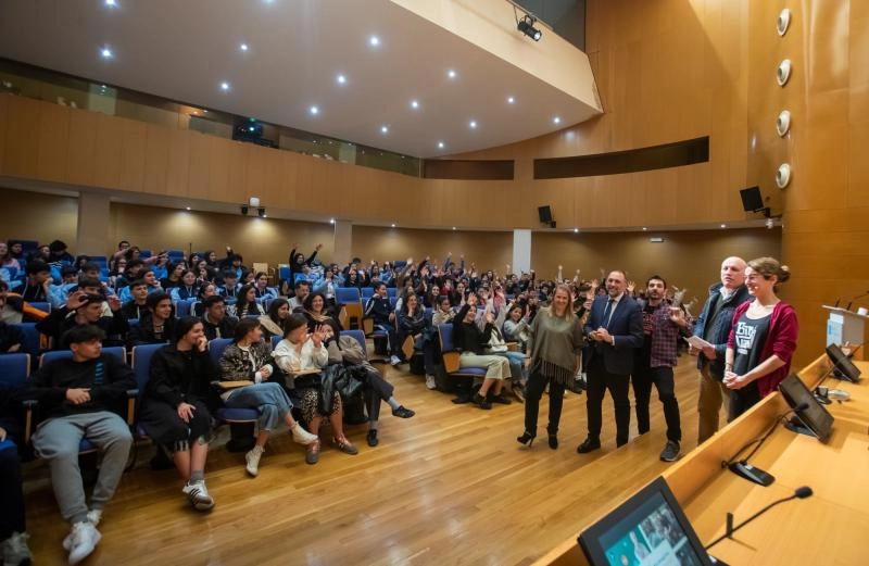 Image 3 of article Más de 1.100 alumnos de 20 centros educativos participan en 'Reimagina la Ciencia Galicia'