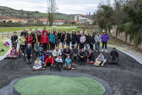 Imagen del artículo El Gobierno financia con fondos LEADER el primer recinto para skate de Bárcena de Pie de Concha