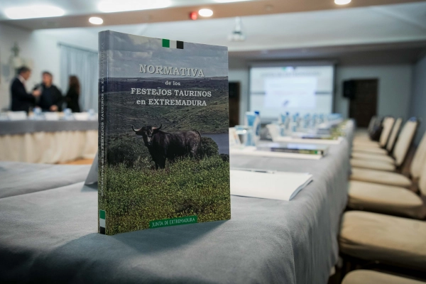 Image 6 of article Abel Bautista reitera el apoyo de la Junta de Extremadura al mundo del toro como motor de desarrollo económico y reclamo turístico para la región