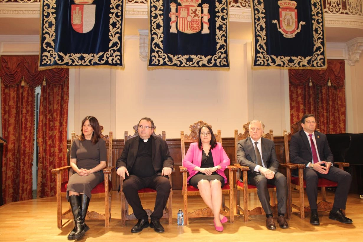 Image 1 of article Blanca Fernández muestra su apoyo a la Semana Santa de Ciudad Real por ser el evento religioso más importante del año y trascendental desde el punto de vista cultural y económico