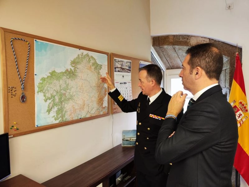 Imagen del artículo Alfonso Villares mantiene un encuentro con el nuevo comandante al mando de la Fuerza de Acción Marítima de Ferrol