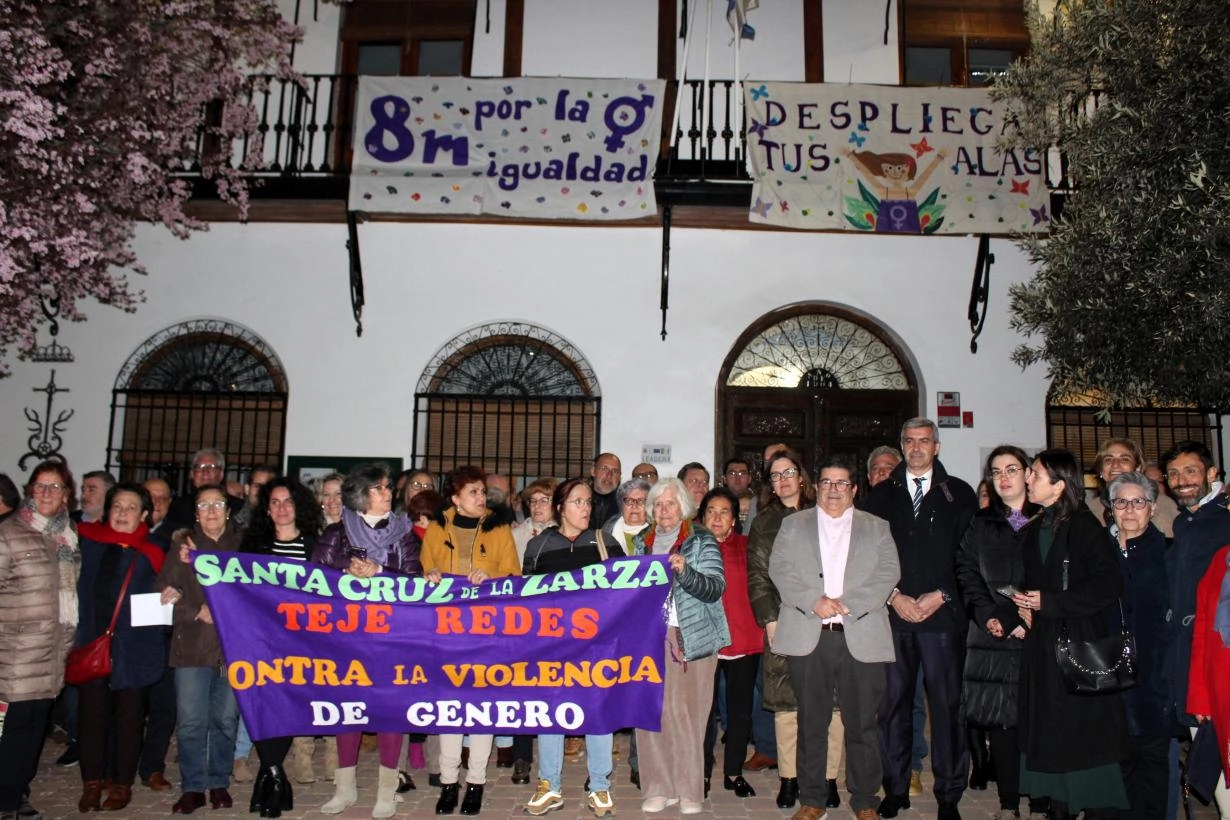 Image 0 of article El Gobierno regional acompaña a Santa Cruz de la Zarza en el acto contra la violencia machista
