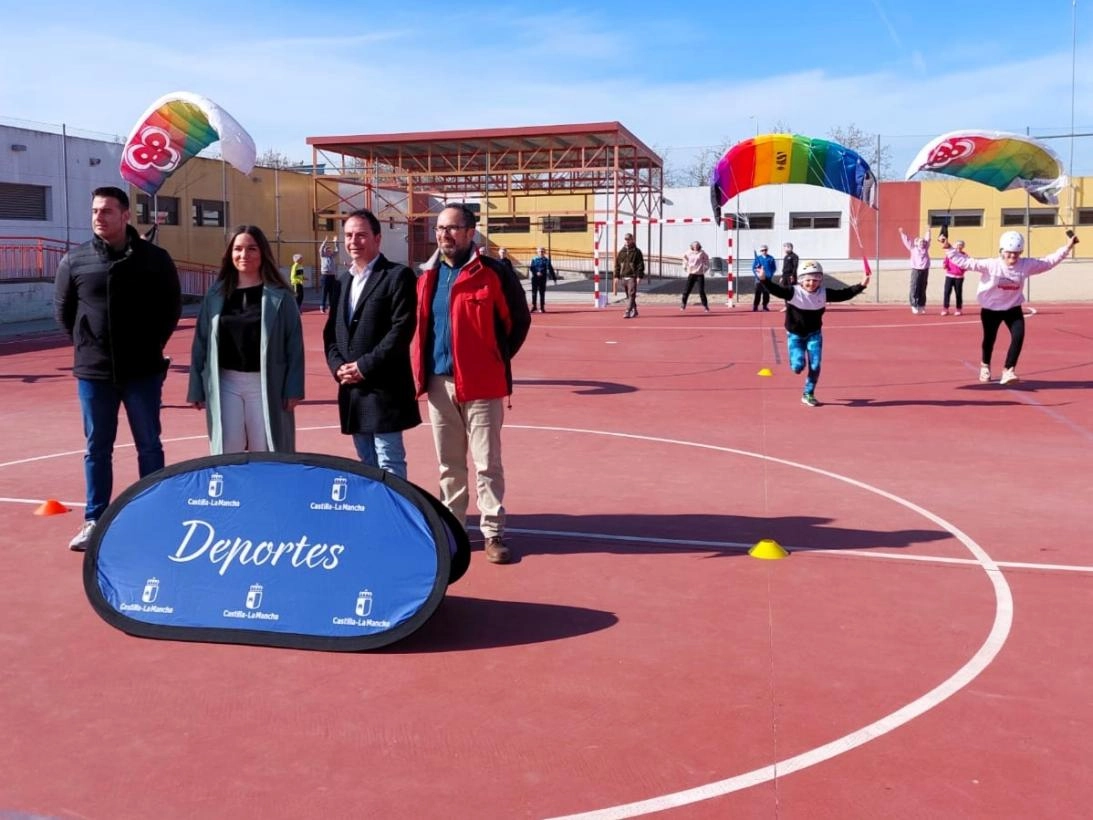 Image 0 of article El Gobierno regional acerca la práctica de deportes aéreos a más de 3.000 estudiantes de primaria de la provincia de Toledo