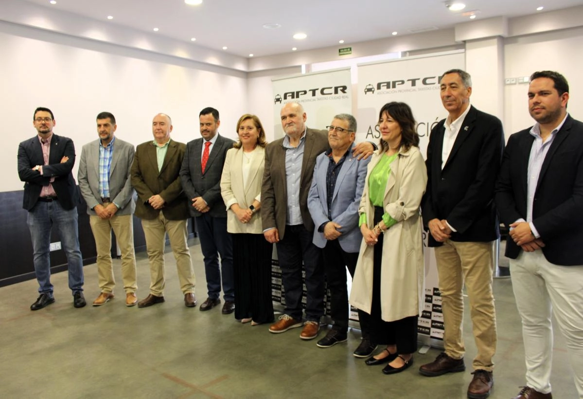 Image 0 of article El Gobierno de Castilla-La Mancha trabaja en mejorar las ayudas para la adaptación del taxi y en prolongar la antigüedad máxima de sus vehículos