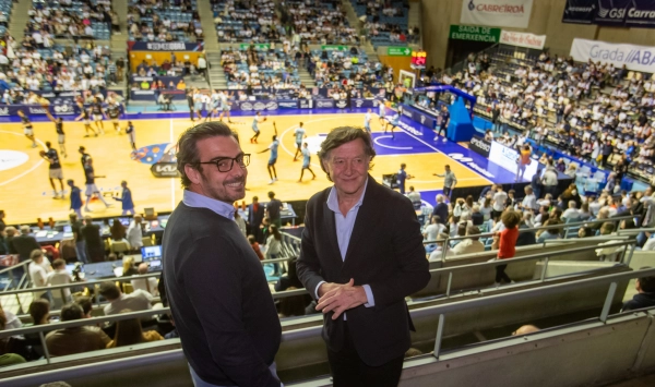 Imagen del artículo Diego Calvo asiste ao derbi galego de baloncesto entre o Monbus Obradoiro e o Río Breogán