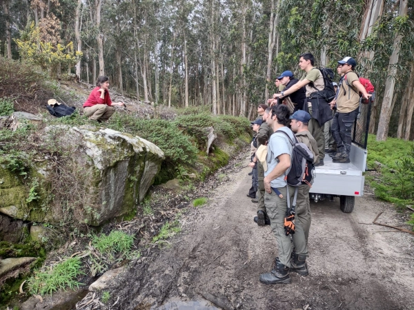 Image 2 of article Alumnos do CFEA de Lourizán visitan as Illas Cíes para poñer en práctica os coñecementos adquiridos no ciclo de Xestión forestal e do medio natural
