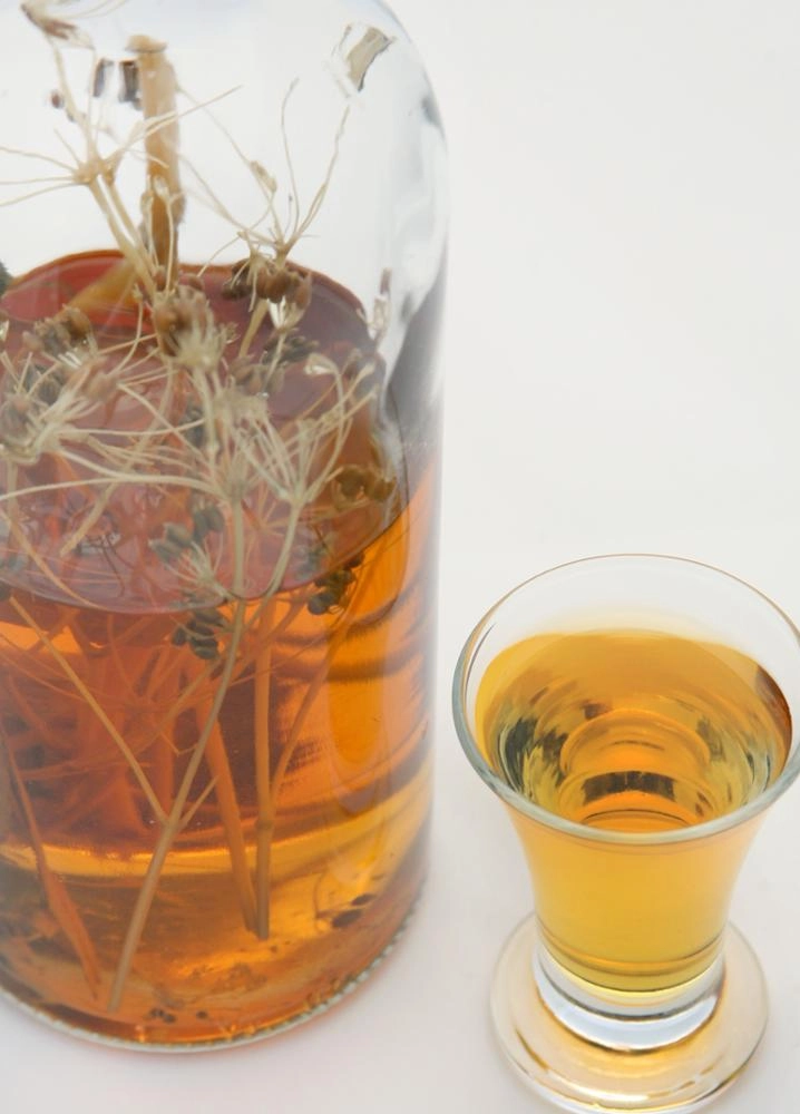 Imagen del artículo La Conselleria de Agricultura, Pesca y Medio Natural inmoviliza 138 litros de licor de hierbas envasados y etiquetados de forma fraudulenta como Hierbas Ibicencas
