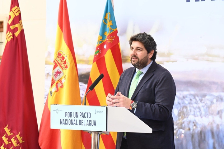 Imagen del artículo López Miras reivindica el trasvase Tajo-Segura en su 45 aniversario como una infraestructura única de cohesión territorial, avance y desarrollo