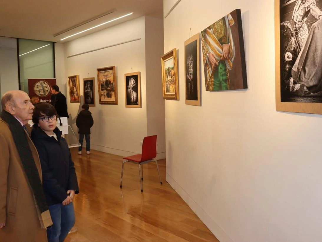 Image 2 of article El Gobierno regional abre las puertas de la Casa Perona a la exposición 'Arte Taurino', de la Fundación del Toro de Lidia