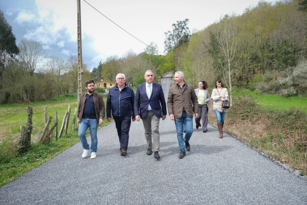 Image 0 of article El Gobierno de Cantabria invierte más de 42.000 euros en la mejora de más de 2 kilómetros de carretera en varios viales de Guriezo